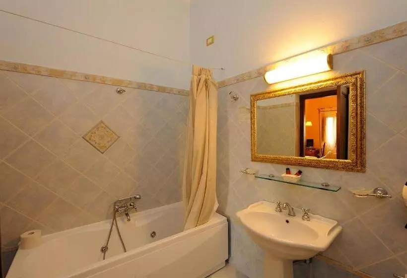 اتاق سوپریور چهار تخته, Agrihotel Il Palagetto