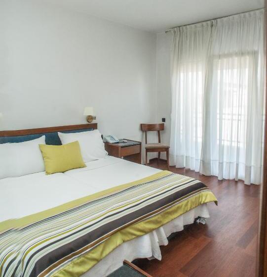 이코노미 룸, Aigli