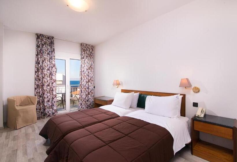 이코노미 룸, Aigli