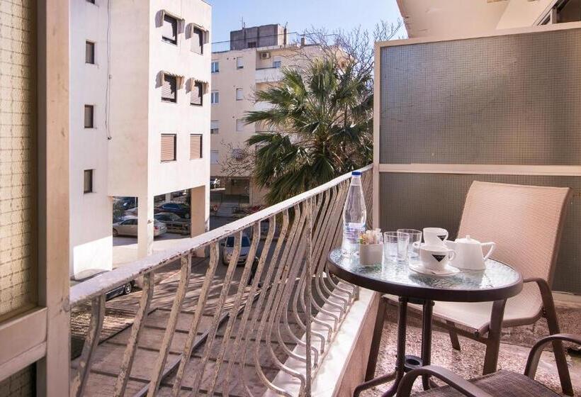 4인용 스탠다드 룸, Aigli