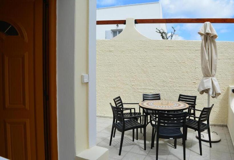 Apartamento 1 Quarto Rés-do-chão, Anemomilos Suites