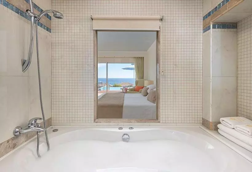 اتاق لوکس با چشمانداز دریا, Atrium Prestige Thalasso Spa Resort & Villas