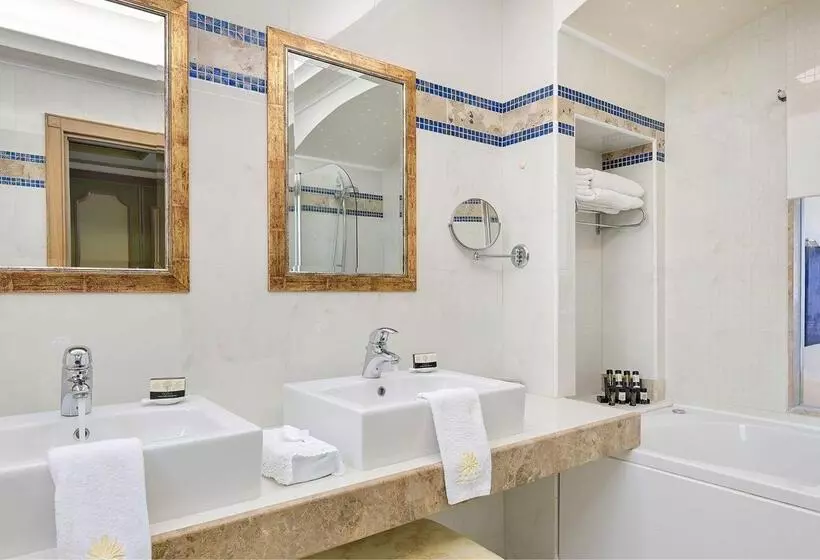 سوییت جونیور لوکس با چشمانداز دریا, Atrium Prestige Thalasso Spa Resort & Villas