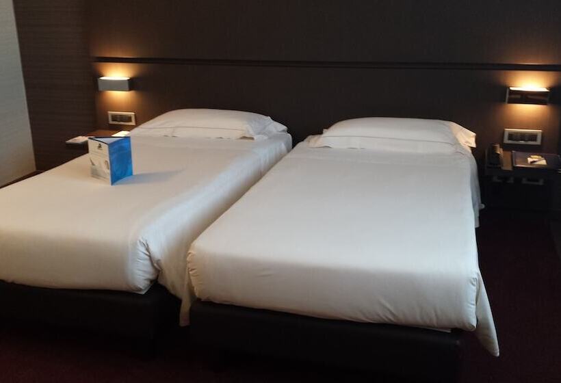 Номер Комфорт, Best Western Plus Hotel Monza E Brianza Palace