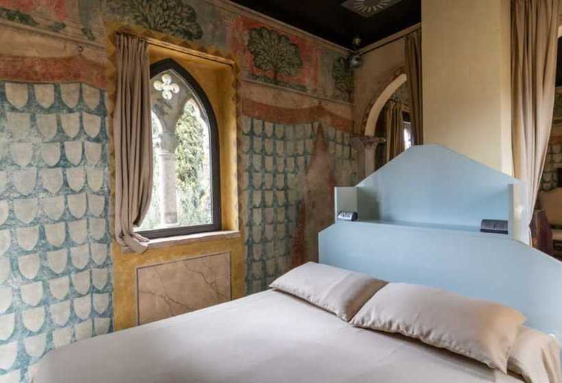 Chambre Romantique, Castello Di Monterone