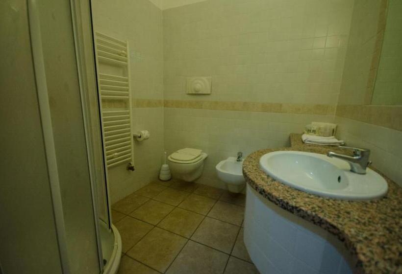 Quarto Estandar Individual, Duca Della Corgna