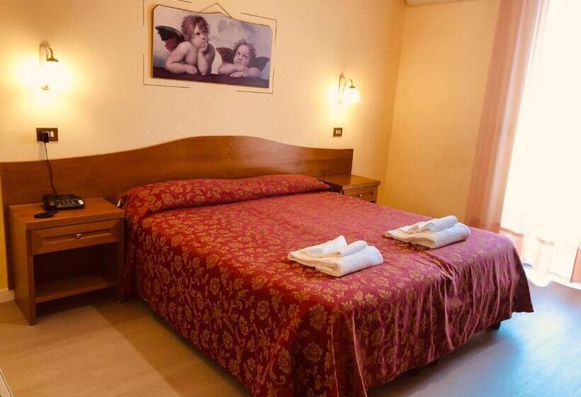 غرفة ديلوكس ثلاثية, Duca Della Corgna