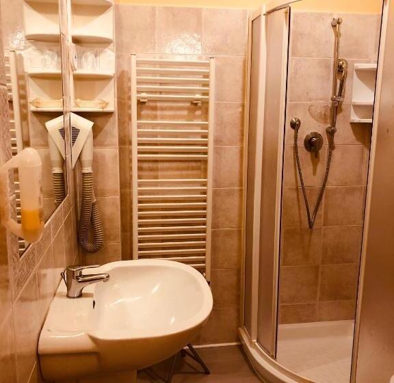 غرفة ديلوكس ثلاثية, Duca Della Corgna