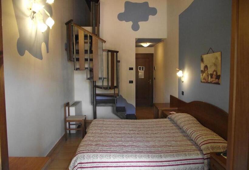 غرفة قياسية ثلاثية, Duca Della Corgna