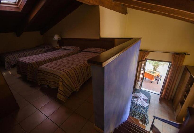 غرفة سوبيريور رباعية, Duca Della Corgna