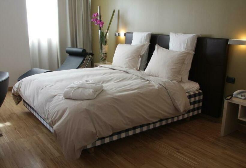 Номер Executive, Euro Hotel Residence