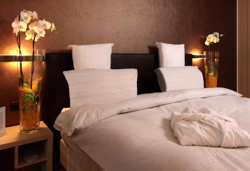 Номер Executive, Euro Hotel Residence