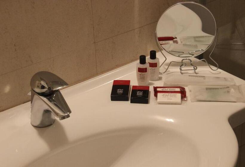 חדר קלאסי לשלושה, Euro Hotel Residence