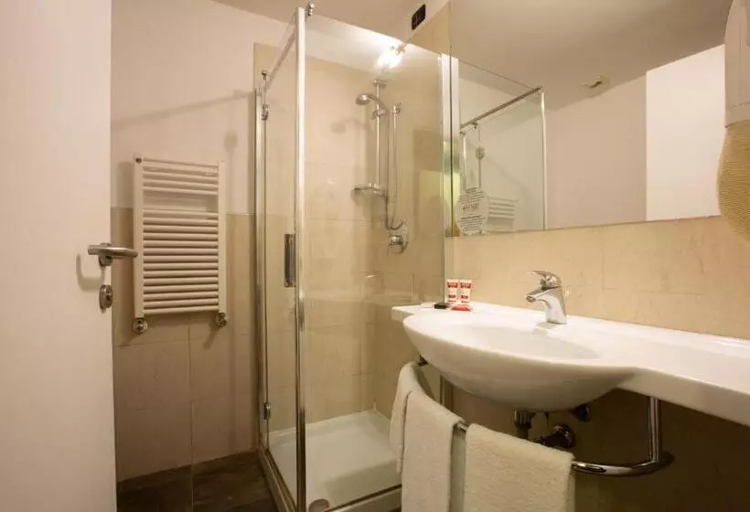 デラックスルーム, Euro Hotel Residence