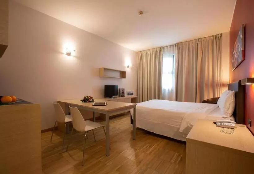 クラシックシングルルーム, Euro Hotel Residence
