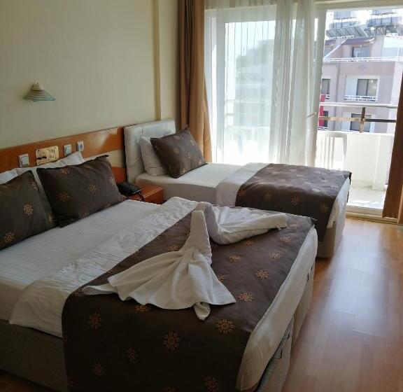 חדר סטנדרט לשלושה, Grand Didyma