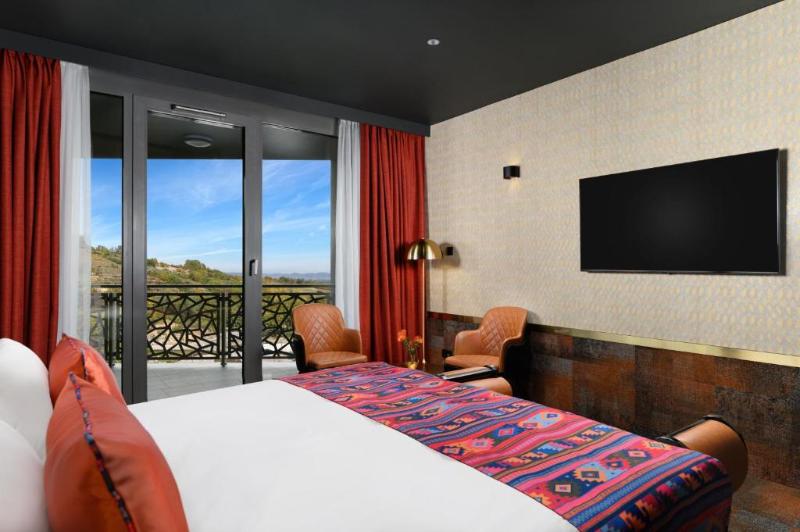 غرفة إقتصادية, Jo An Palace