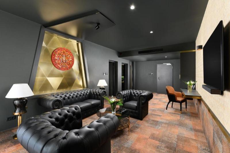 غرفة إقتصادية, Jo An Palace