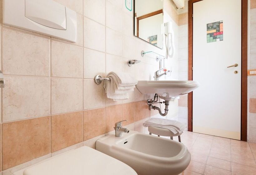 اتاق استاندارد, King