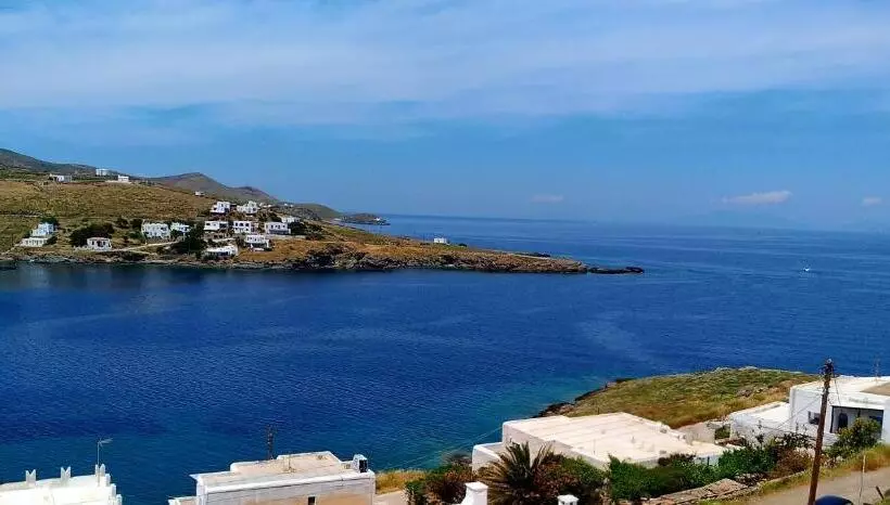 デラックススタジオ, Kythnos Bay
