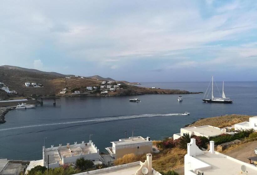 דירת חדר סופריור, Kythnos Bay