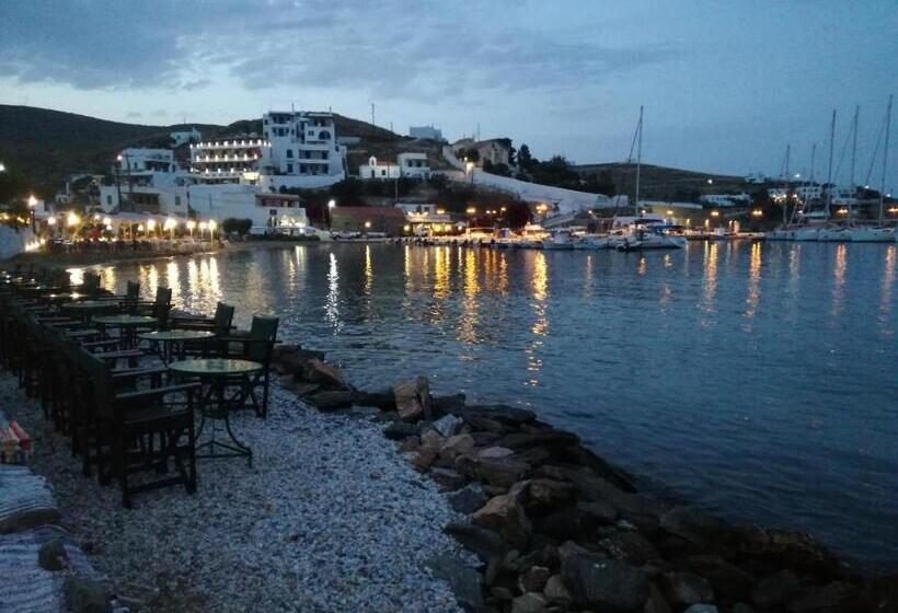 جناح مطلّ علي البحر, Kythnos Bay