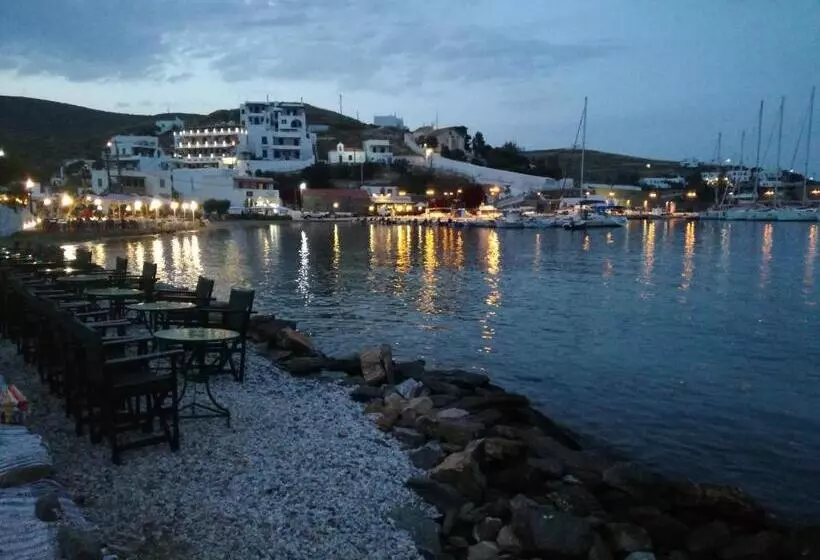 オーシャンビュースイート, Kythnos Bay