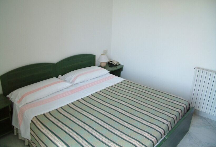 スタンダードルーム, La Ginestra