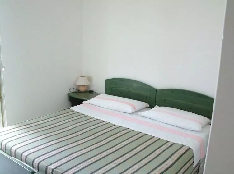 اتاق استاندارد, La Ginestra