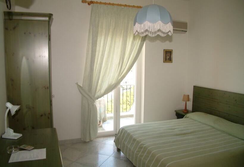 スタンダードルーム, La Ginestra