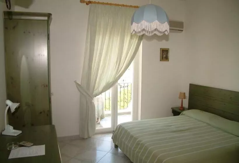اتاق استاندارد, La Ginestra