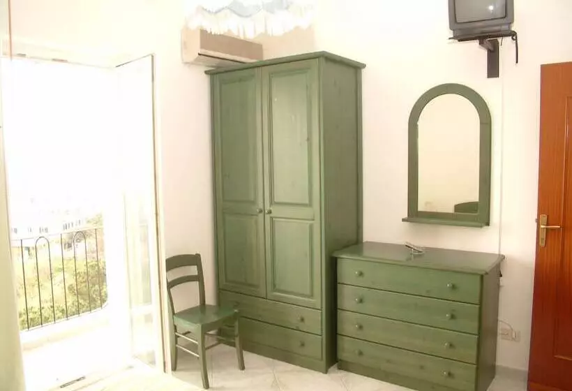 اتاق استاندارد یک نفره, La Ginestra