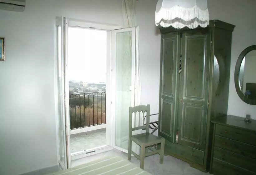 اتاق استاندارد با چشم‌انداز دریا, La Ginestra