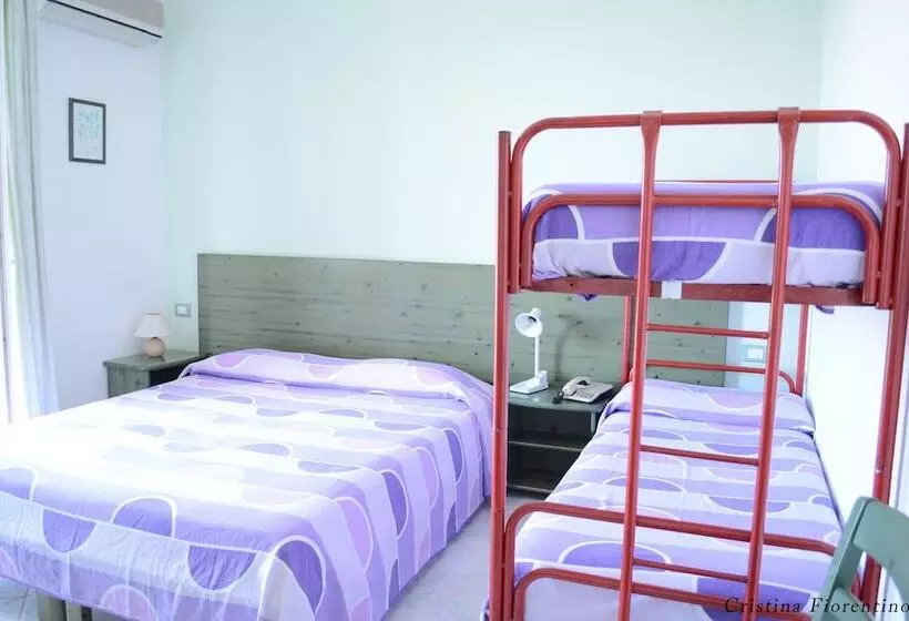 اتاق استاندارد سه نفره, La Ginestra