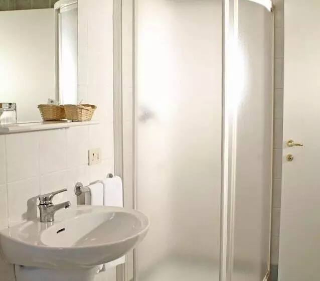 Habitació Estàndard, La Pace