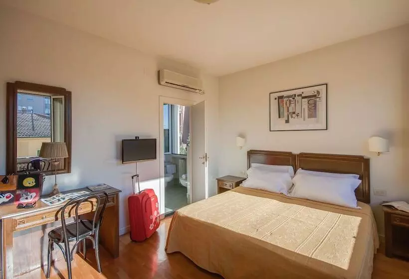 Habitació Estàndard, La Pace