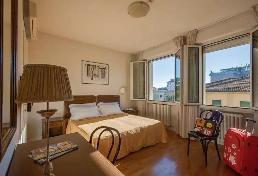 Habitació Estàndard, La Pace
