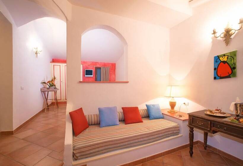 غرفة قياسية ثلاثية, Ollastu