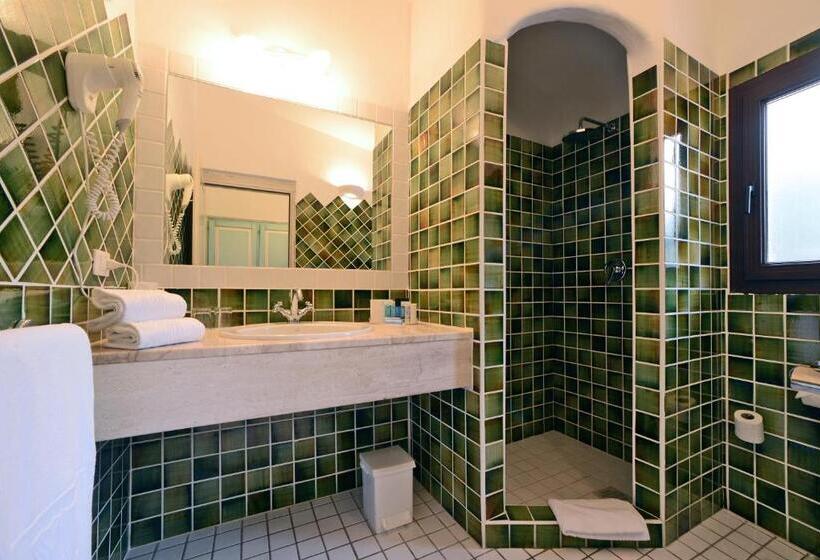 غرفة سوبيريور, Ollastu