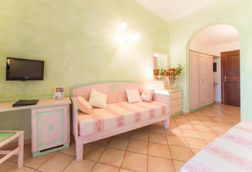 غرفة سوبيريور عائلية, Ollastu