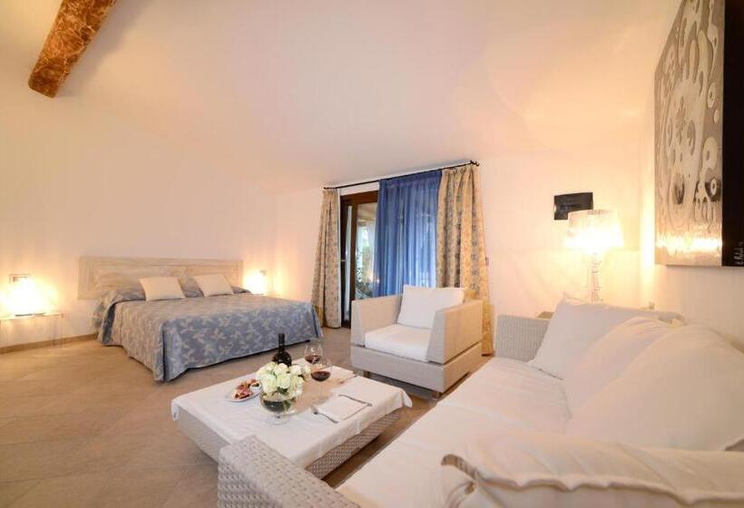 جناح جونيور عائلى, Ollastu