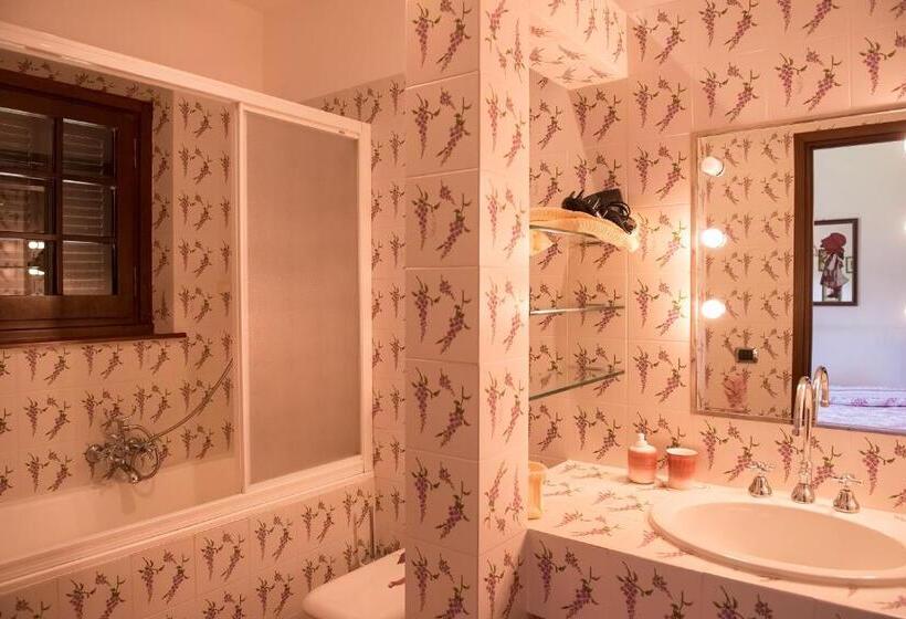 فيلا 5 غرف نوم, Ollastu