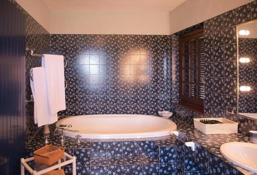 فيلا 5 غرف نوم, Ollastu