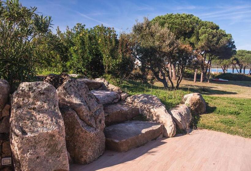 ‫فيلا غرفة نوم واحدة, Ollastu