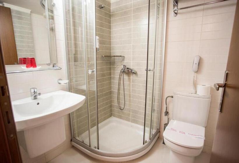 غرفة قياسية ثلاثية, Pefka