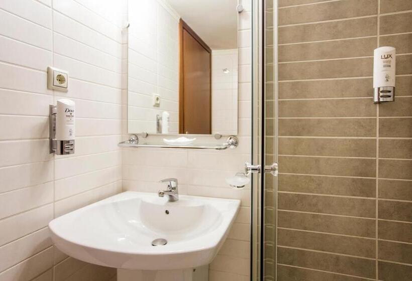 غرفة تنفيذية, Pefka