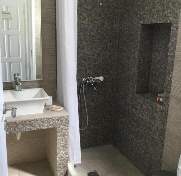 اتاق استاندارد, Rita S Place