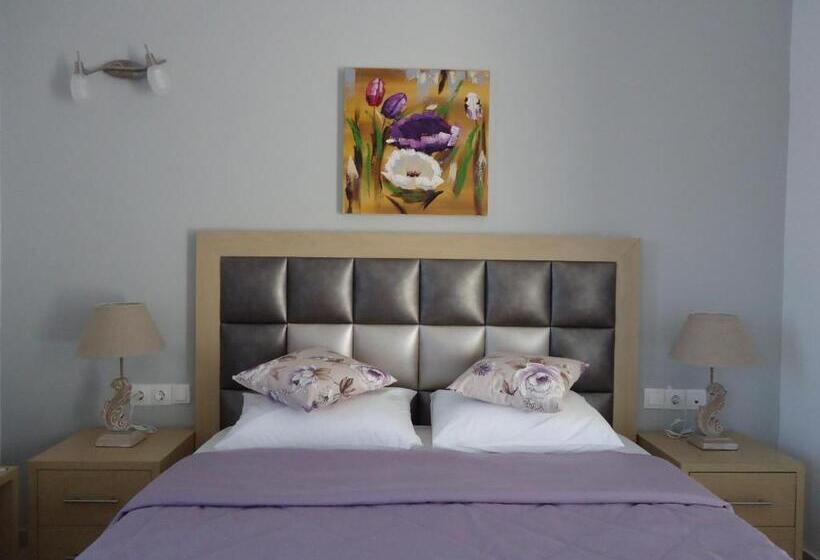 اتاق استاندارد, Rita S Place