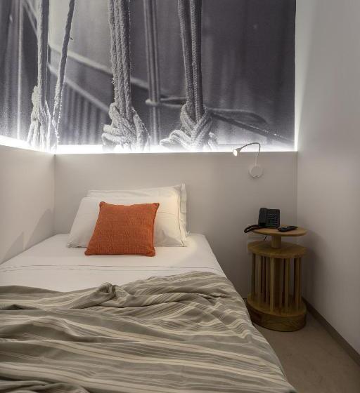 标准单人间, Xil