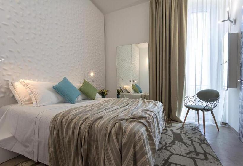 带海景的标准房, Xil